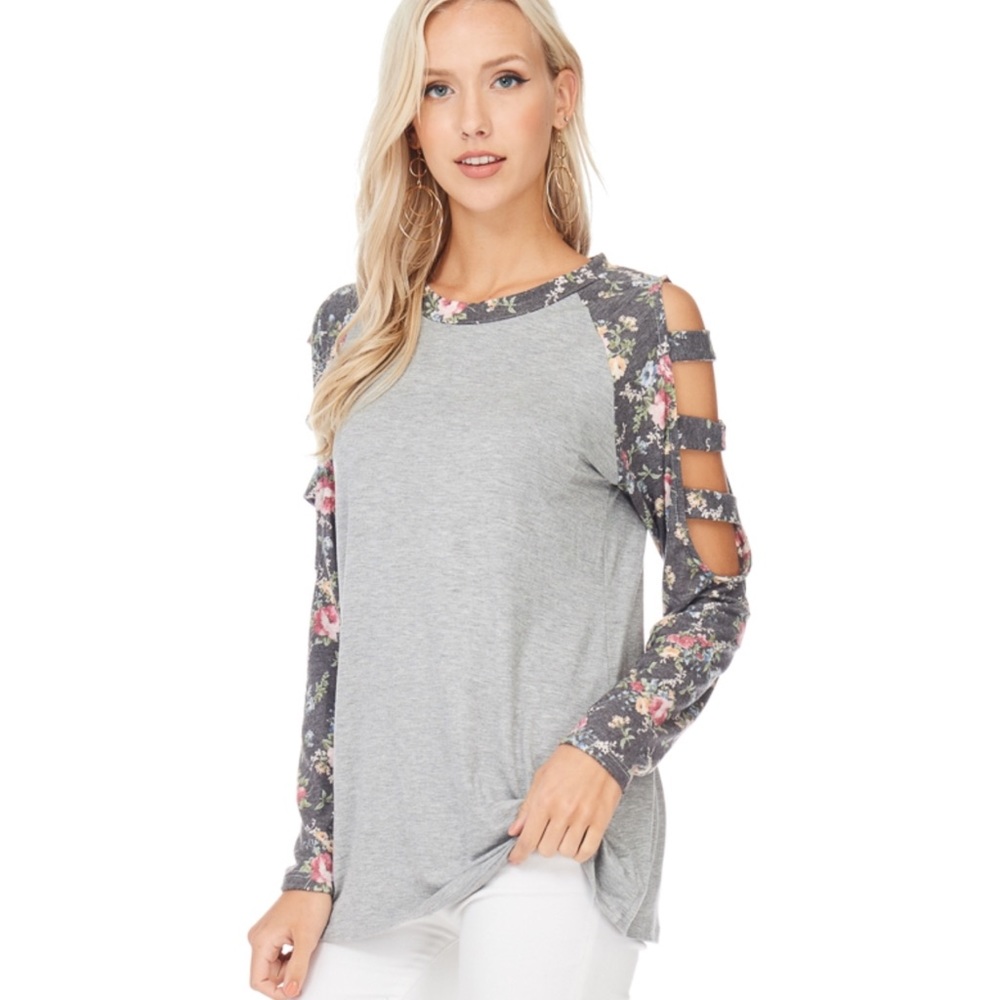 NEW ‼️Floral raglan ladder sleeve top